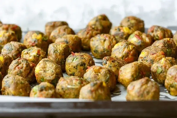 Albóndigas veganas con boniato y garbanzos.